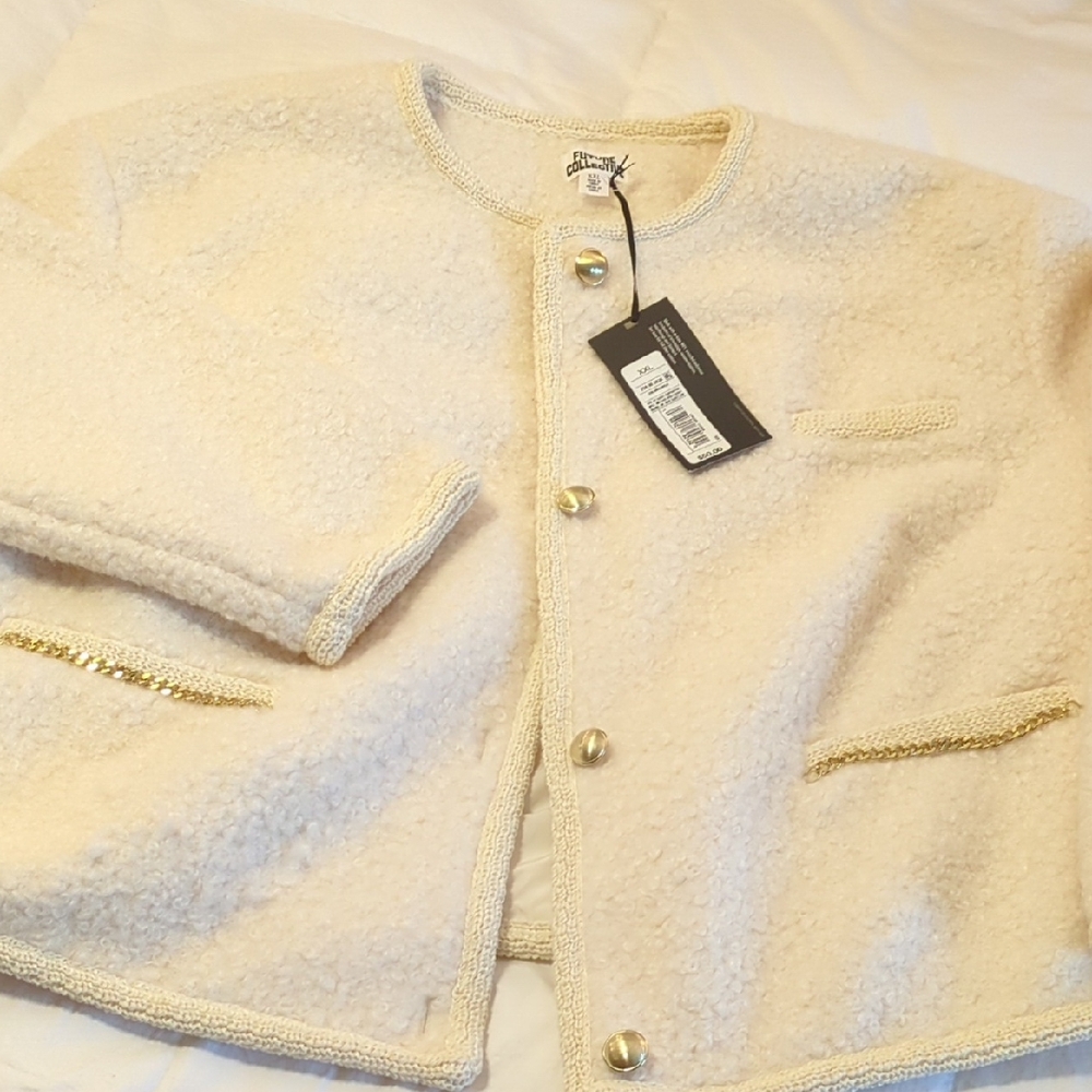 Chic Cream Blazer with Gold Accents